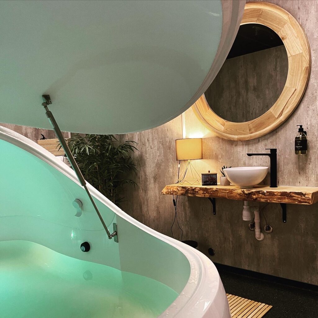 Floating, floating gravid