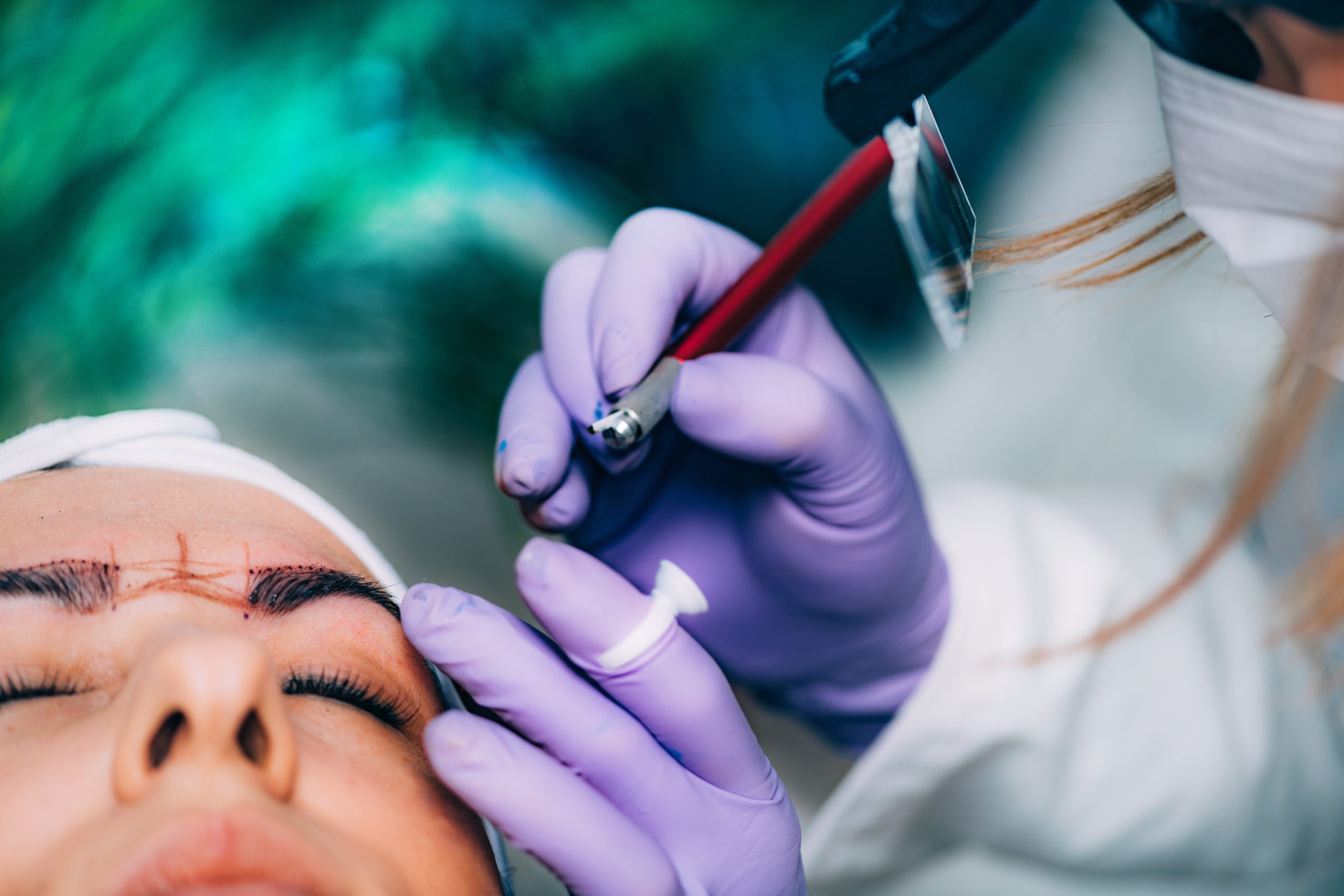 Hva er microblading og hvordan kan det forandre utseendet ditt?